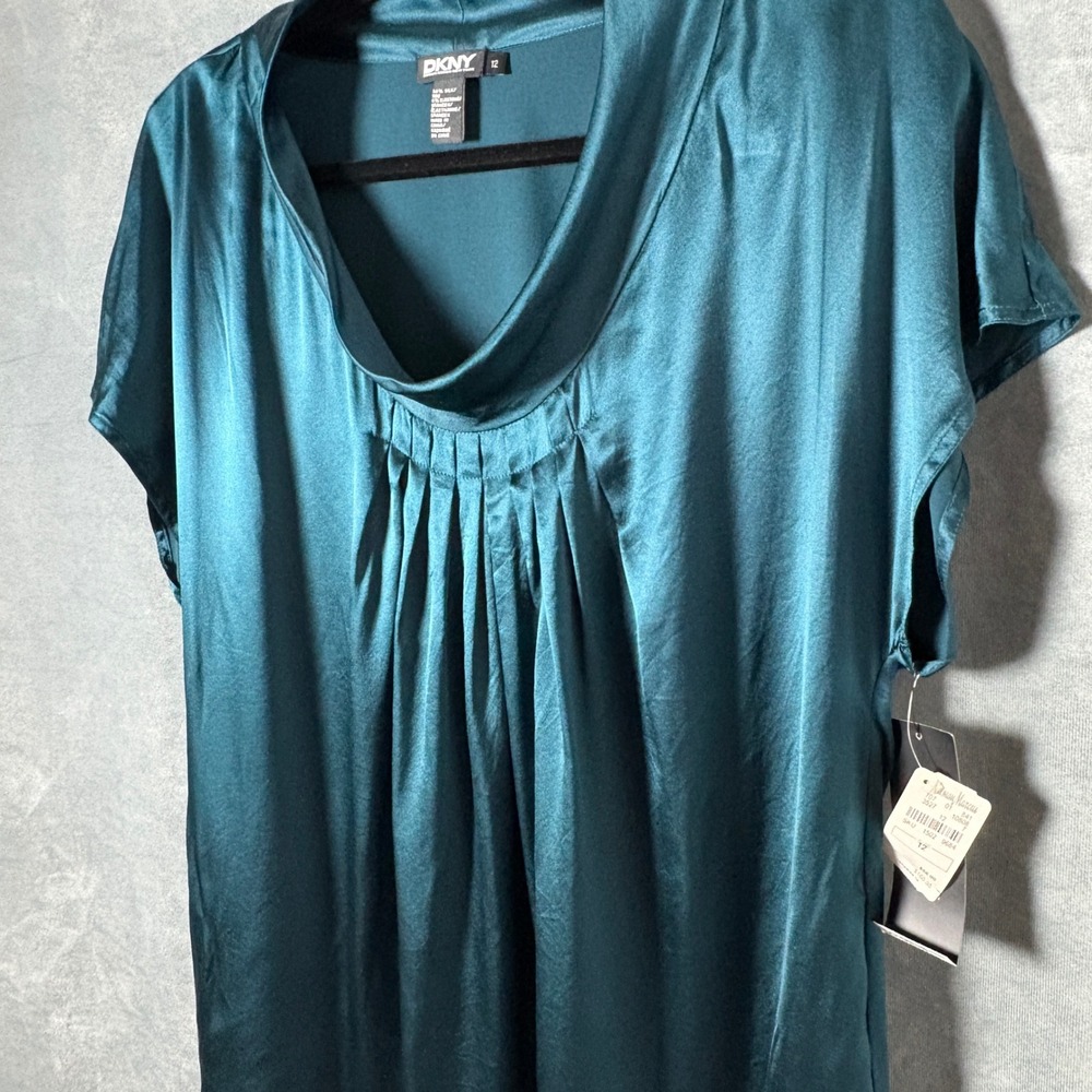 DKNY Emerald Green Silk Blouse Cowl Neck Pleated Career Top Size 12 NEW - Picture 6 of 10
